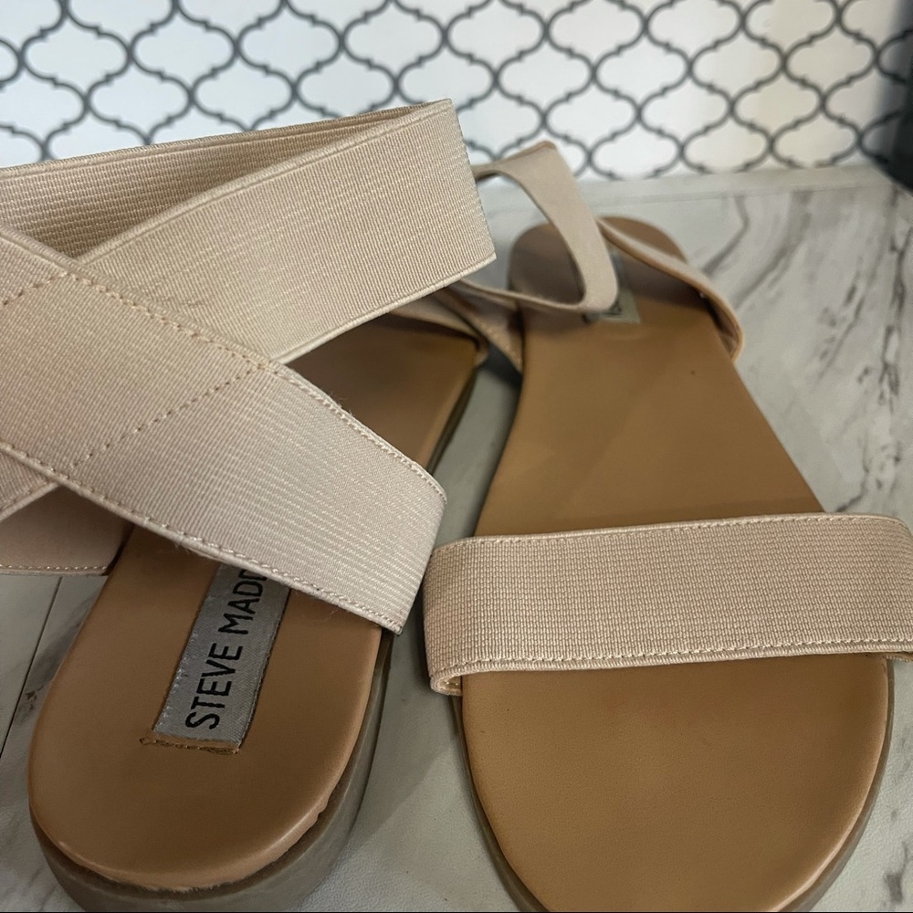 STEVE MADDEN flats with wide straps